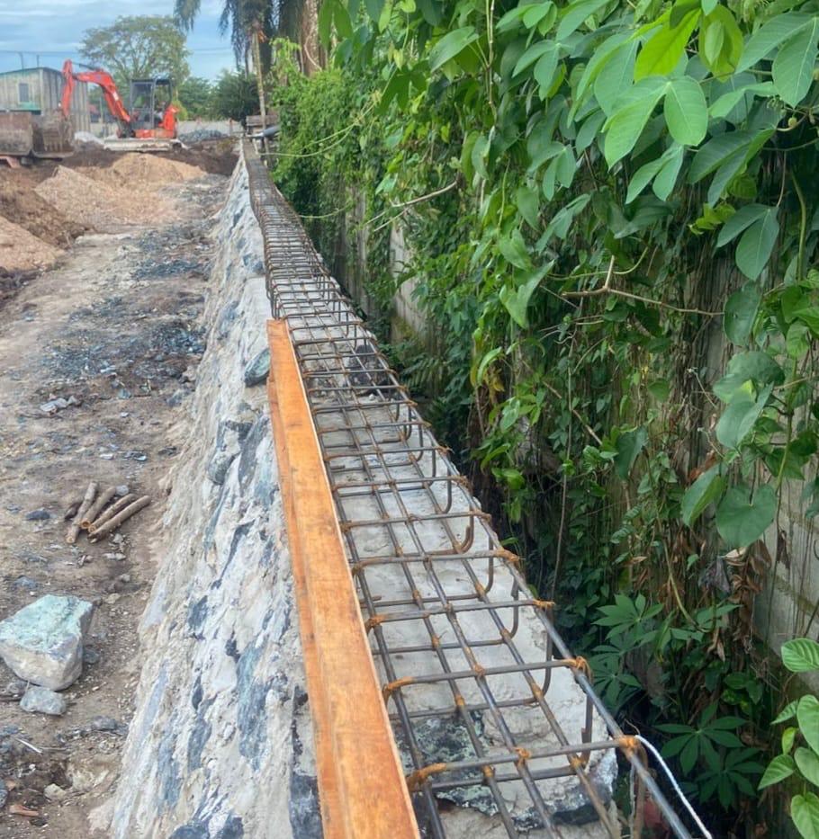 TURAP PONDASI PENAHAN TANAH DAN PASANGAN PAGAR PANEL BETON (PT WIRA MEGAH PROFITAMAS)-1